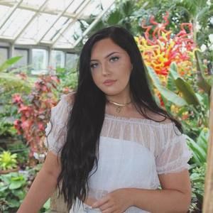 Meet your Posher, Chloe